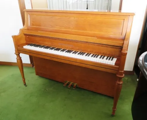 WISTARIA Furniture style spinet