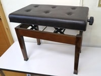 中古ピアノ椅子